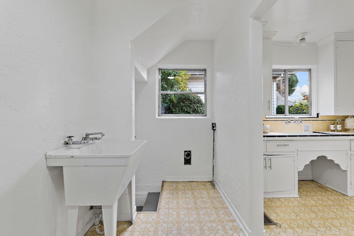 Detail Gallery Image 13 of 27 For 320 N 11th St, San Jose,  CA 95112 - 2 Beds | 1 Baths