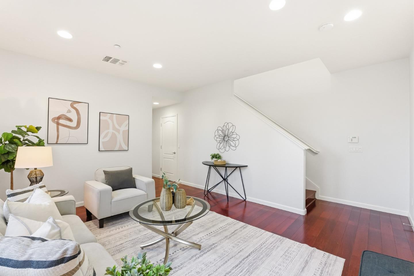 Photo #8: ML82027925 Listing: Photo #8