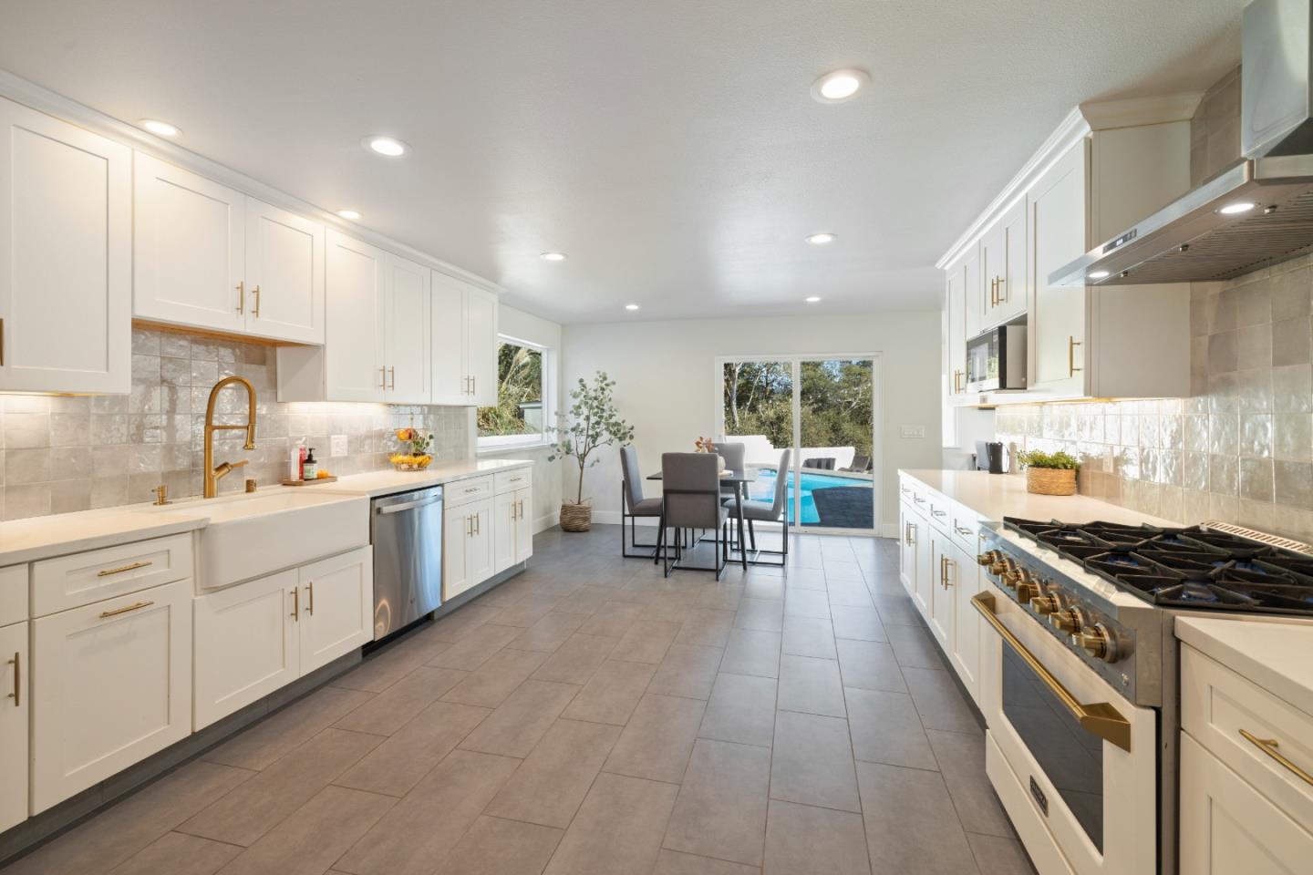 Detail Gallery Image 11 of 74 For 532 Moonrise Ln, Aptos,  CA 95003 - 6 Beds | 4/1 Baths