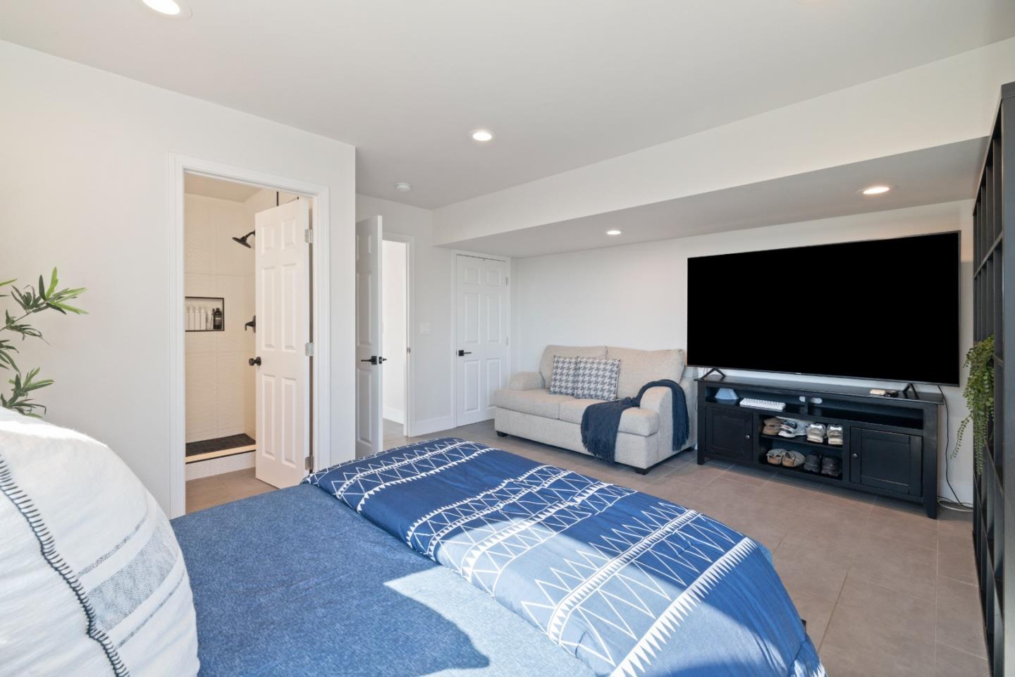 Detail Gallery Image 18 of 74 For 532 Moonrise Ln, Aptos,  CA 95003 - 6 Beds | 4/1 Baths
