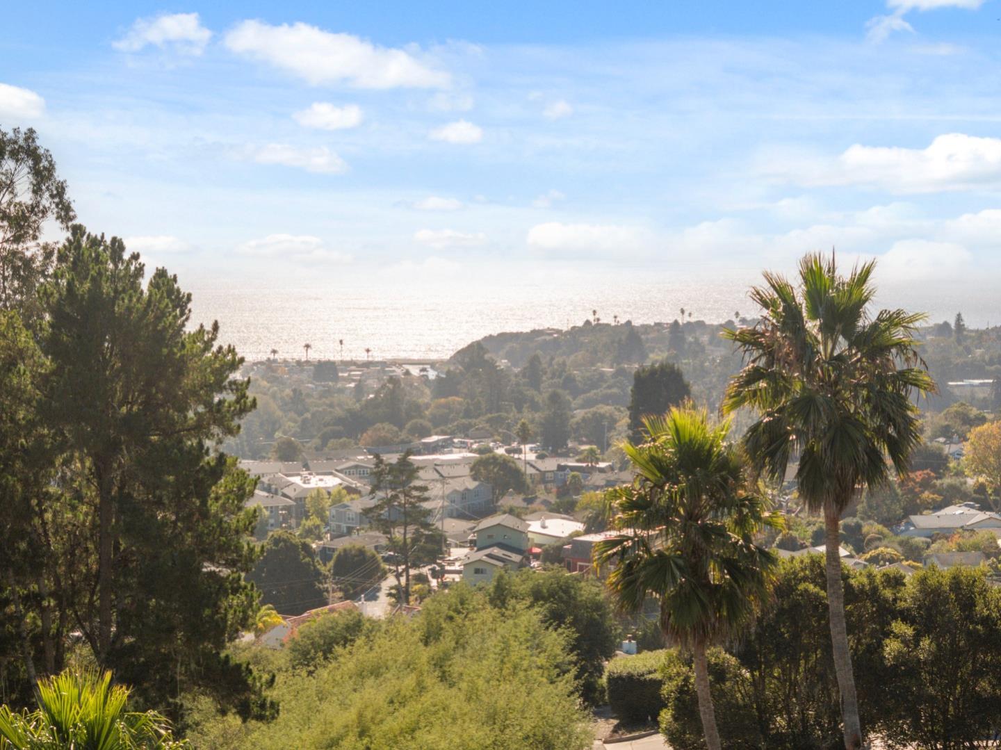 Detail Gallery Image 53 of 74 For 532 Moonrise Ln, Aptos,  CA 95003 - 6 Beds | 4/1 Baths