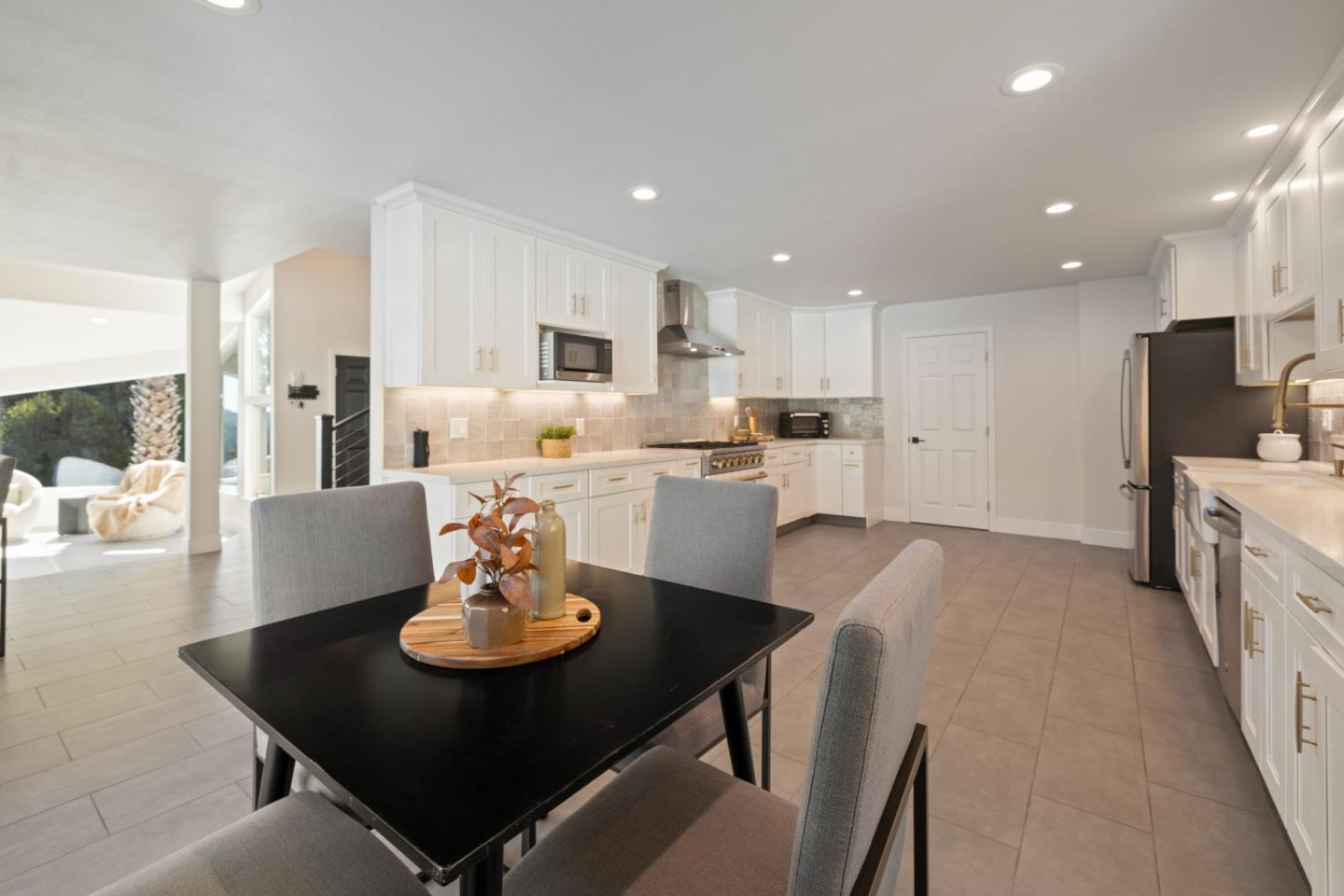 Detail Gallery Image 9 of 74 For 532 Moonrise Ln, Aptos,  CA 95003 - 6 Beds | 4/1 Baths