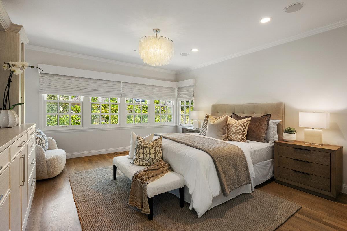 Detail Gallery Image 14 of 32 For 130 Stonehedge Rd, Hillsborough,  CA 94010 - 4 Beds | 3/1 Baths