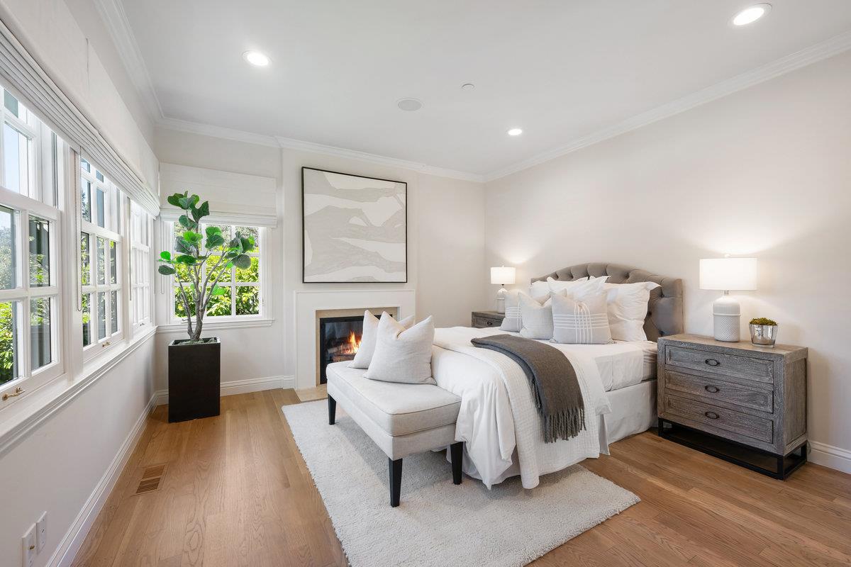 Detail Gallery Image 17 of 32 For 130 Stonehedge Rd, Hillsborough,  CA 94010 - 4 Beds | 3/1 Baths