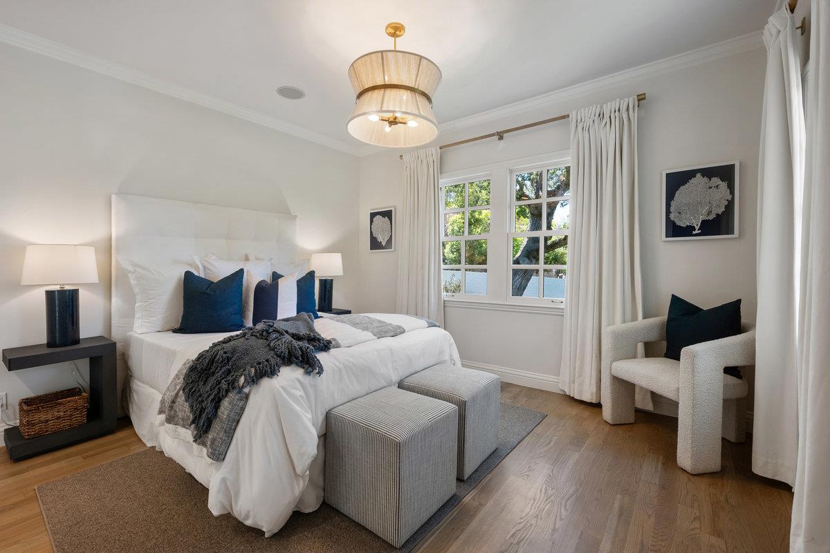 Detail Gallery Image 18 of 32 For 130 Stonehedge Rd, Hillsborough,  CA 94010 - 4 Beds | 3/1 Baths