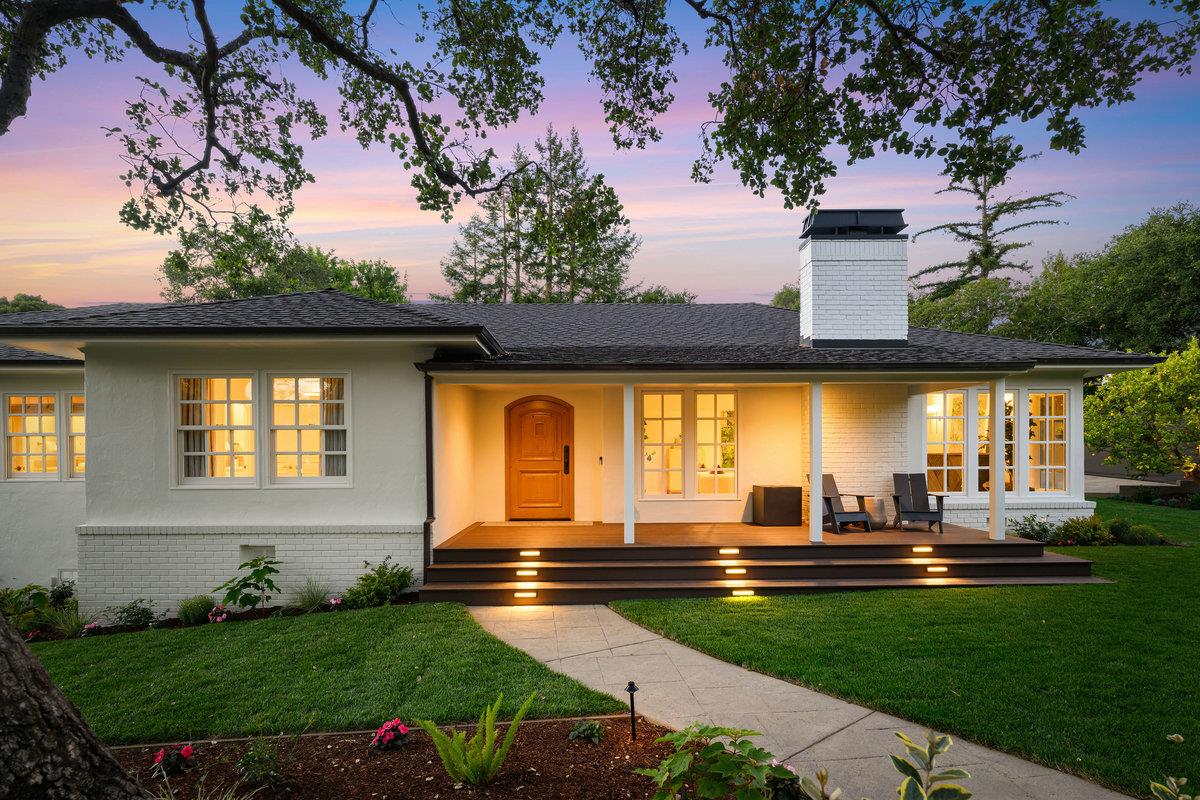 Detail Gallery Image 2 of 32 For 130 Stonehedge Rd, Hillsborough,  CA 94010 - 4 Beds | 3/1 Baths