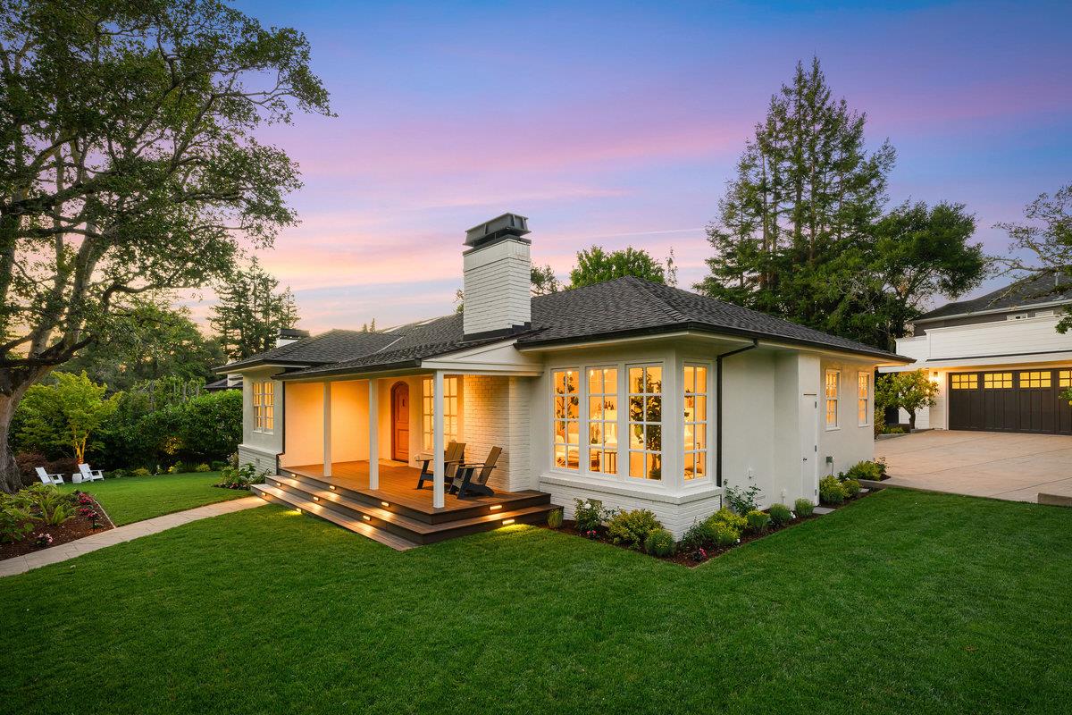 Detail Gallery Image 25 of 32 For 130 Stonehedge Rd, Hillsborough,  CA 94010 - 4 Beds | 3/1 Baths