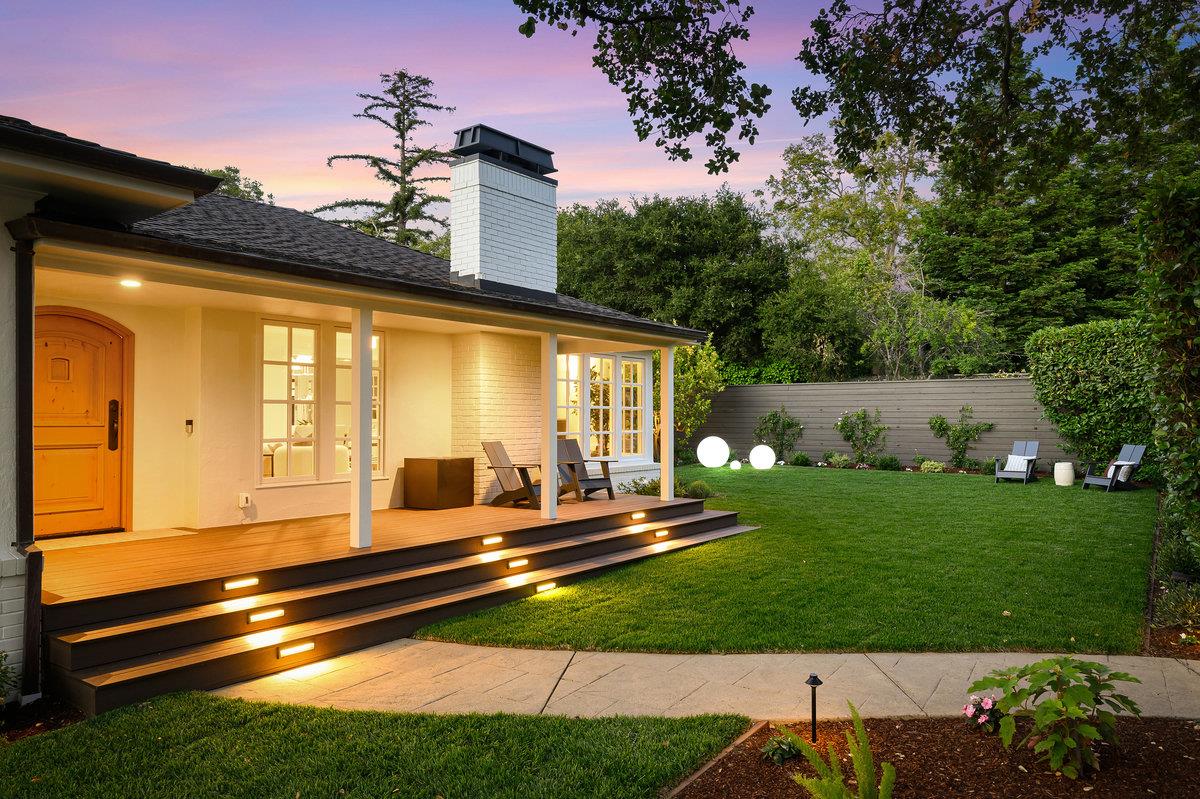 Detail Gallery Image 26 of 32 For 130 Stonehedge Rd, Hillsborough,  CA 94010 - 4 Beds | 3/1 Baths