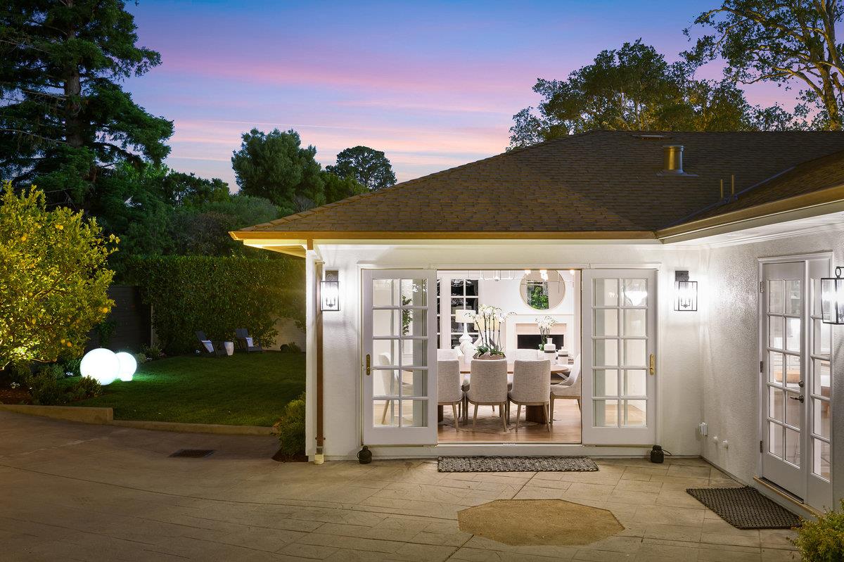 Detail Gallery Image 28 of 32 For 130 Stonehedge Rd, Hillsborough,  CA 94010 - 4 Beds | 3/1 Baths