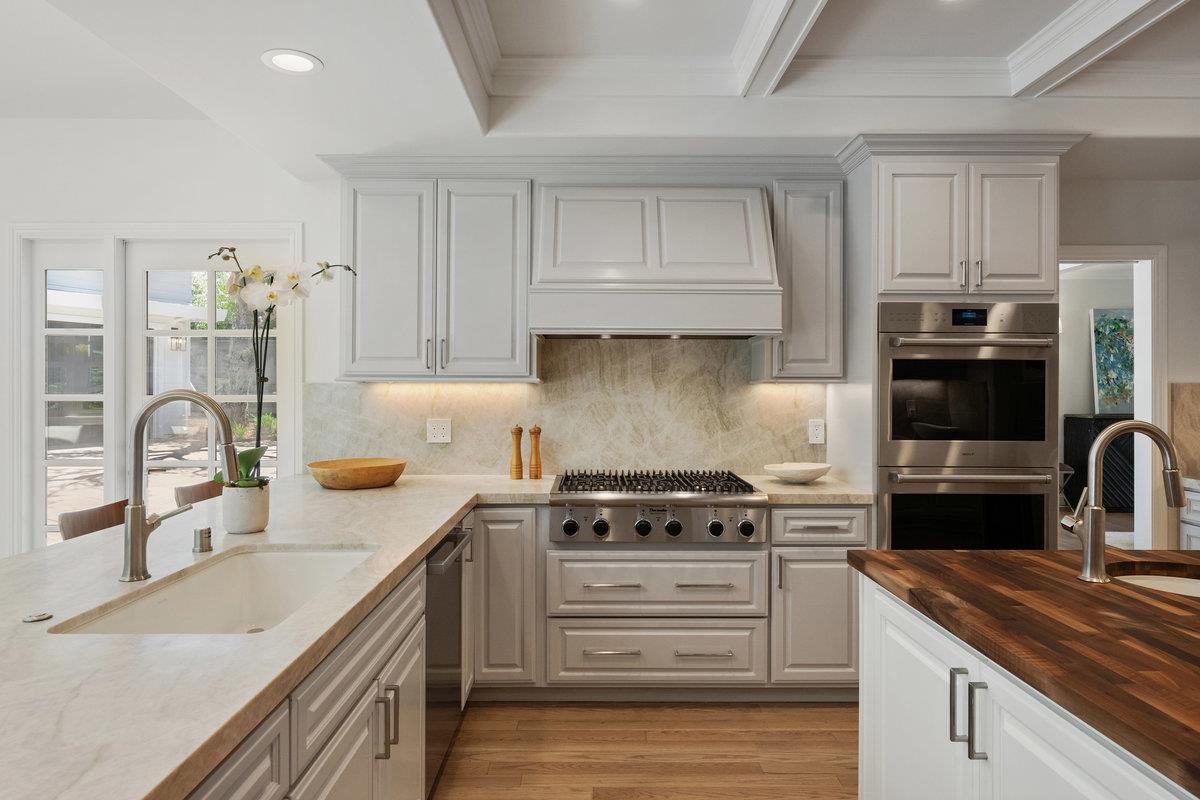 Detail Gallery Image 9 of 32 For 130 Stonehedge Rd, Hillsborough,  CA 94010 - 4 Beds | 3/1 Baths