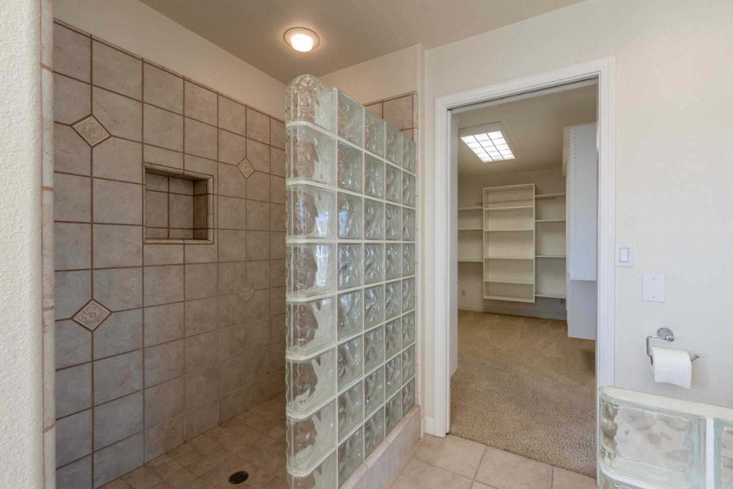 Detail Gallery Image 21 of 28 For 140 John St, Monterey,  CA 93940 - 3 Beds | 2 Baths