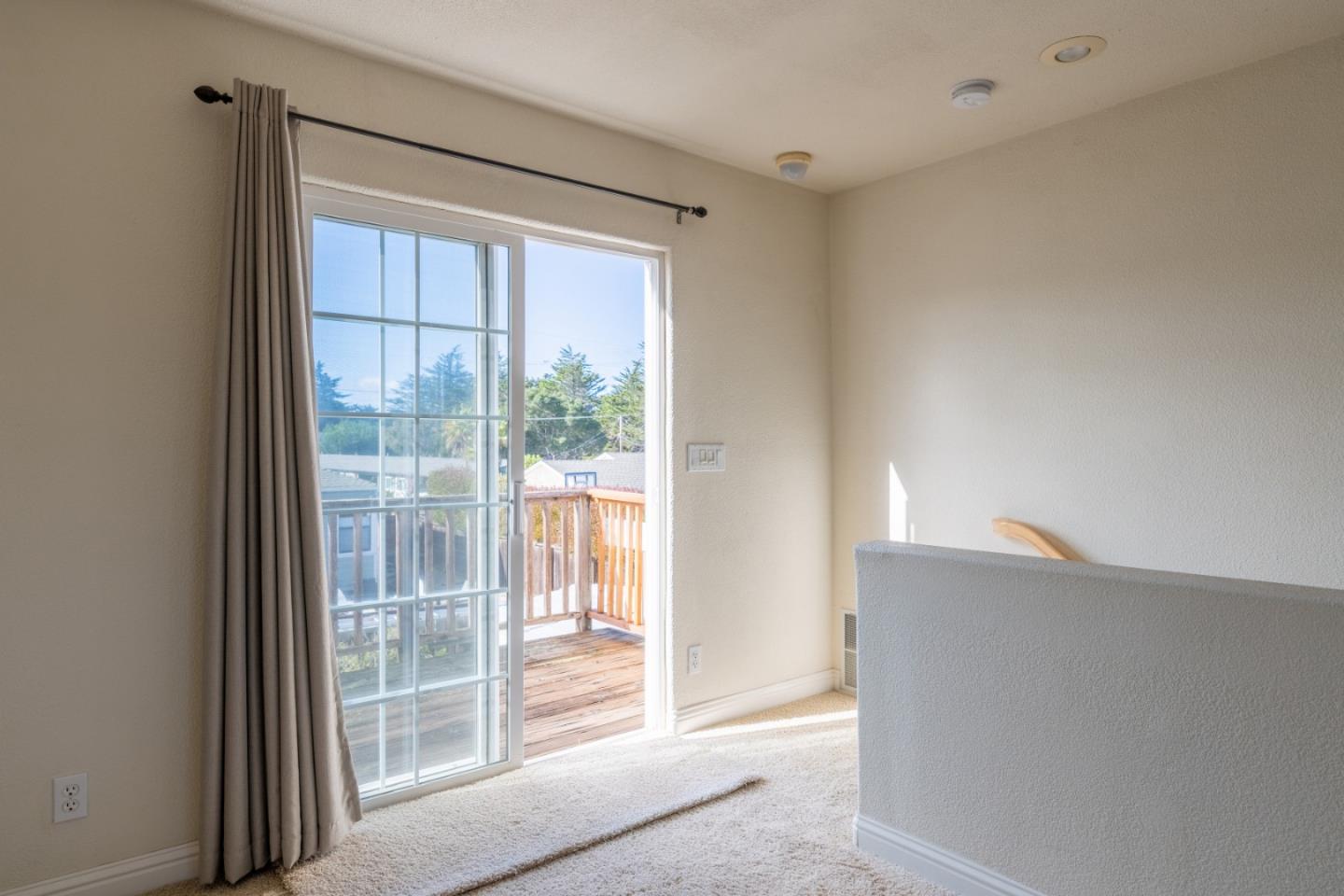 Detail Gallery Image 24 of 28 For 140 John St, Monterey,  CA 93940 - 3 Beds | 2 Baths