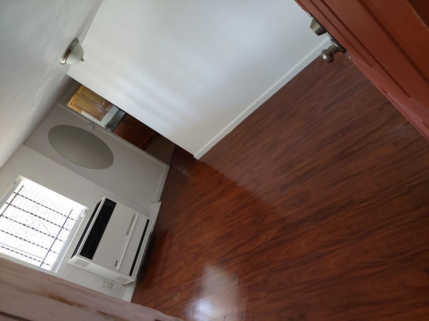 Detail Gallery Image 2 of 4 For 412 Bissell Ave, Richmond,  CA 94801 - 1 Beds | 1/3 Baths