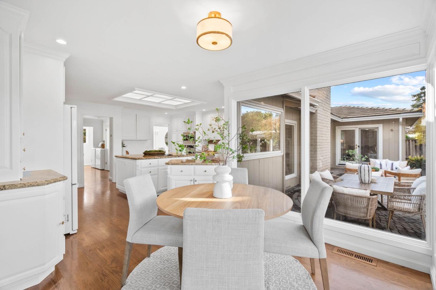 Detail Gallery Image 16 of 46 For 2619 Lindentree Ln, Santa Clara,  CA 95051 - 4 Beds | 2/1 Baths