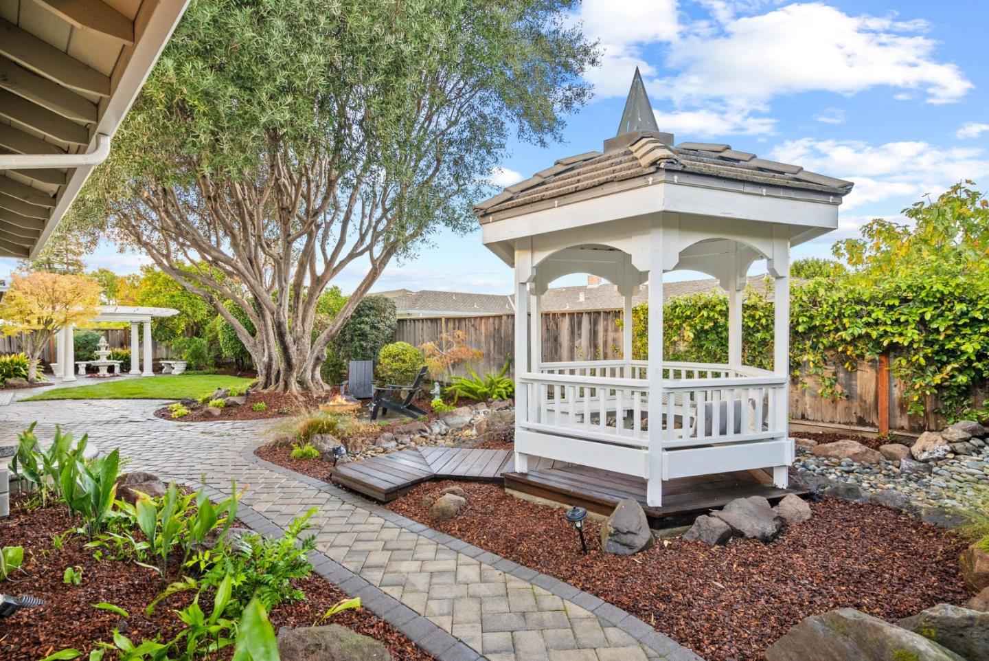 Detail Gallery Image 37 of 46 For 2619 Lindentree Ln, Santa Clara,  CA 95051 - 4 Beds | 2/1 Baths