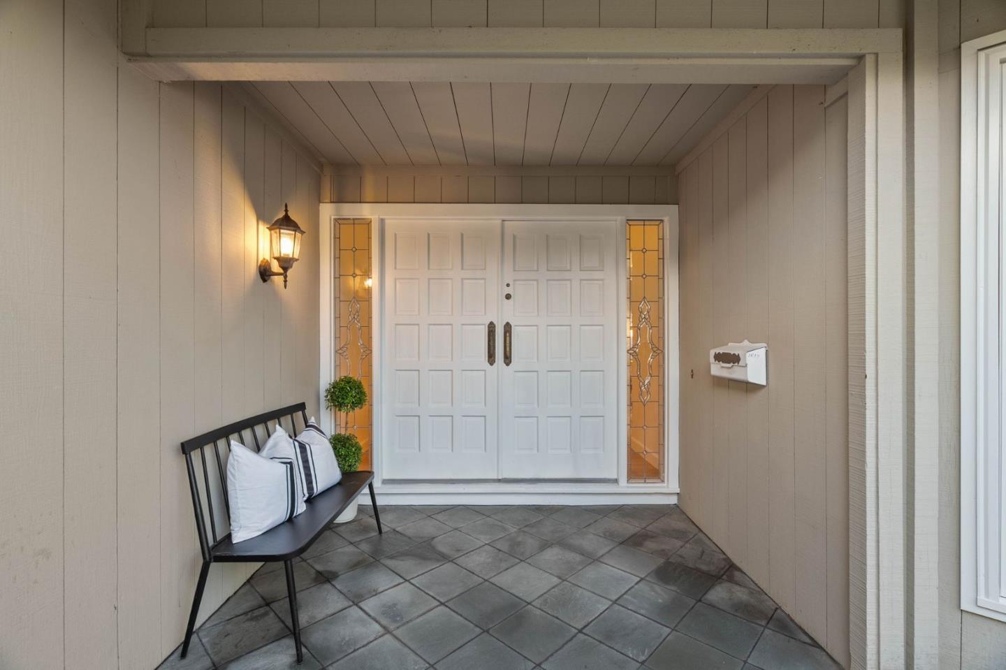 Detail Gallery Image 4 of 46 For 2619 Lindentree Ln, Santa Clara,  CA 95051 - 4 Beds | 2/1 Baths