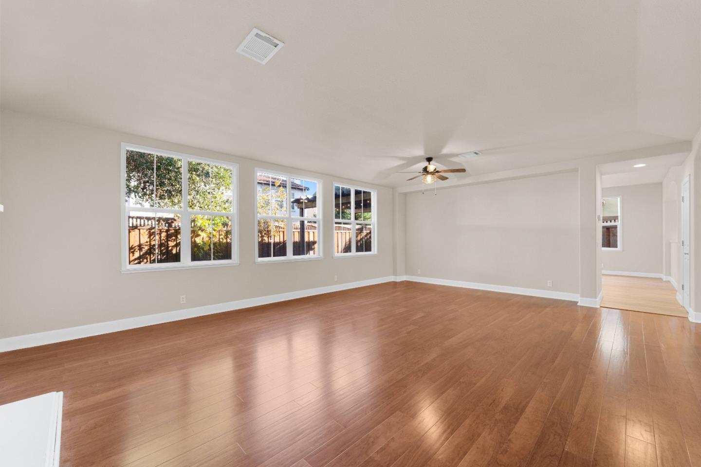 Detail Gallery Image 15 of 43 For 9652 Cooper Pl, Gilroy,  CA 95020 - 5 Beds | 3 Baths