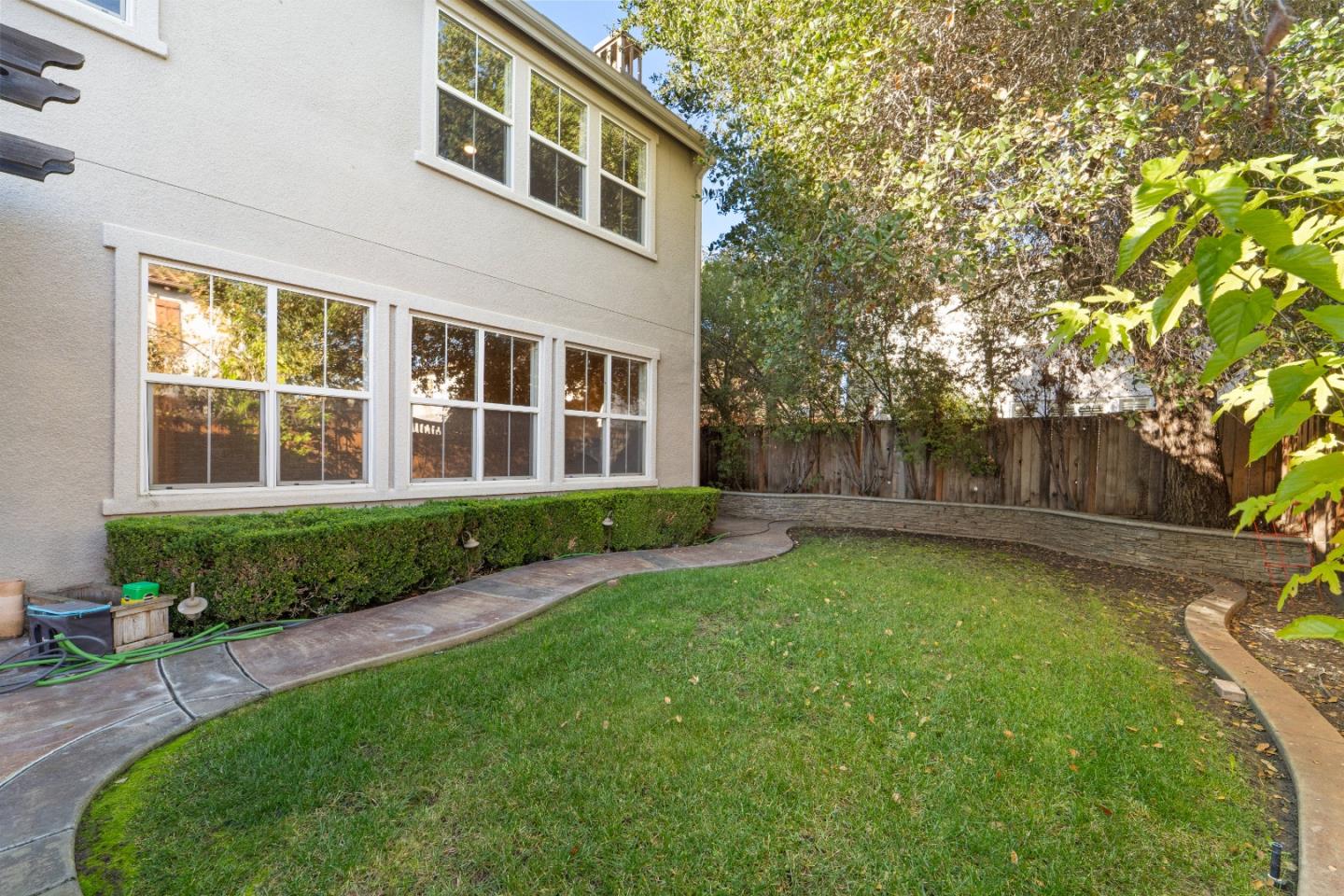 Detail Gallery Image 5 of 43 For 9652 Cooper Pl, Gilroy,  CA 95020 - 5 Beds | 3 Baths