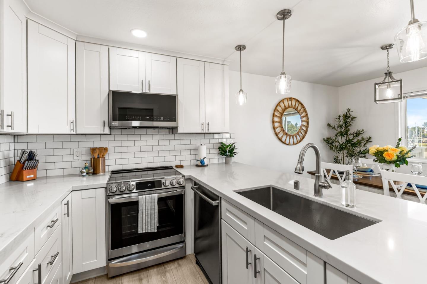 Detail Gallery Image 11 of 29 For 260 Lake Ave #1,  Santa Cruz,  CA 95062 - 2 Beds | 2 Baths