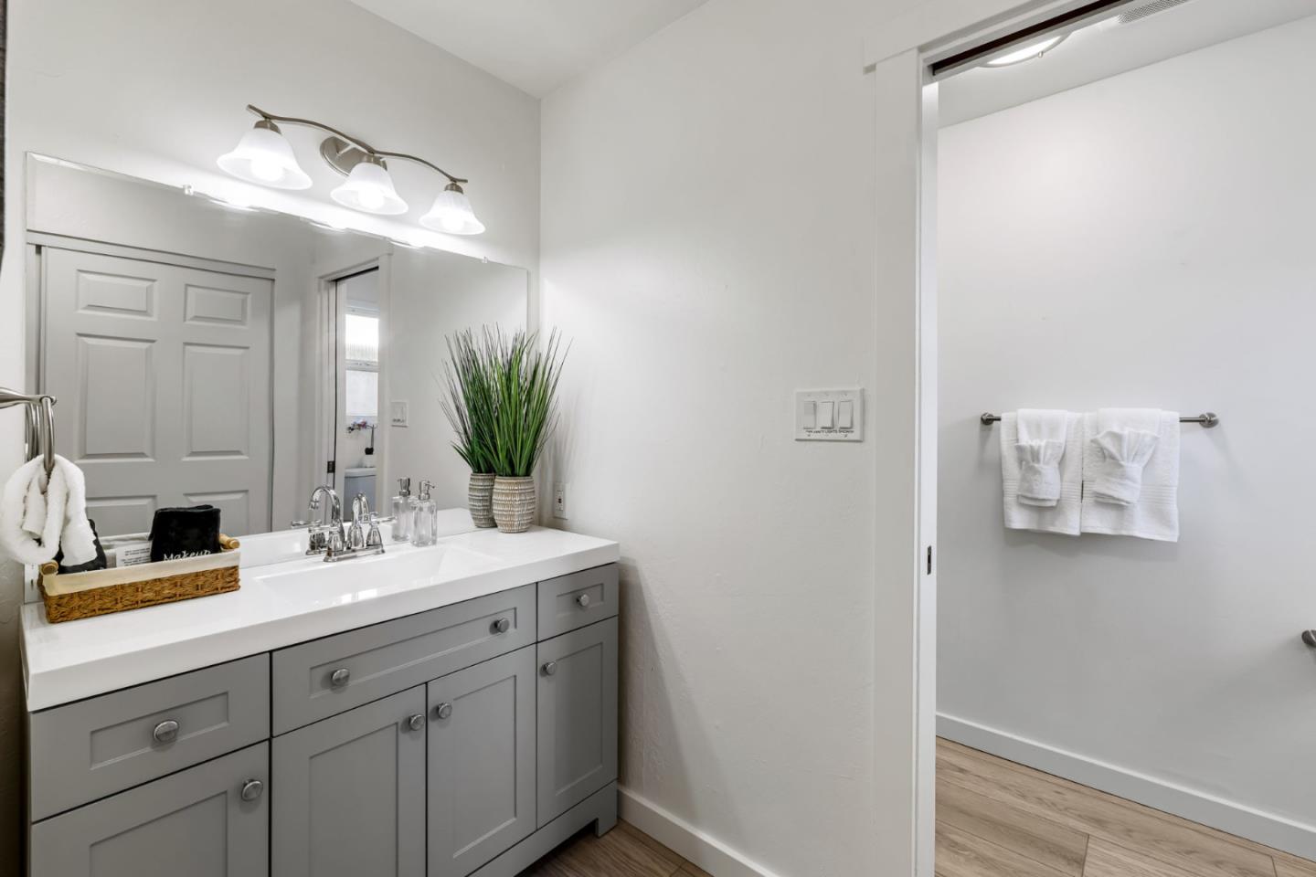 Detail Gallery Image 19 of 29 For 260 Lake Ave #1,  Santa Cruz,  CA 95062 - 2 Beds | 2 Baths