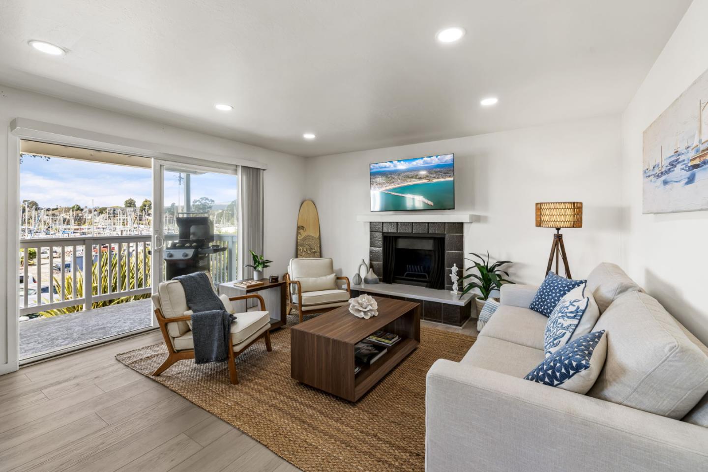 Detail Gallery Image 2 of 29 For 260 Lake Ave #1,  Santa Cruz,  CA 95062 - 2 Beds | 2 Baths