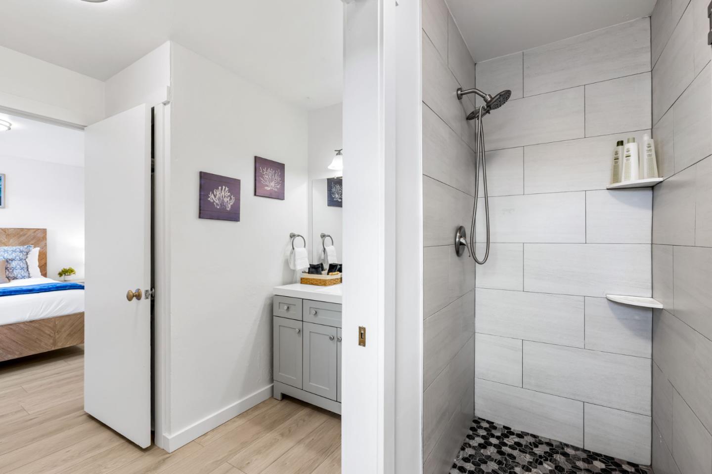 Detail Gallery Image 20 of 29 For 260 Lake Ave #1,  Santa Cruz,  CA 95062 - 2 Beds | 2 Baths