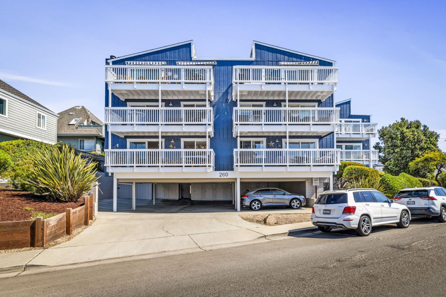 Detail Gallery Image 25 of 29 For 260 Lake Ave #1,  Santa Cruz,  CA 95062 - 2 Beds | 2 Baths
