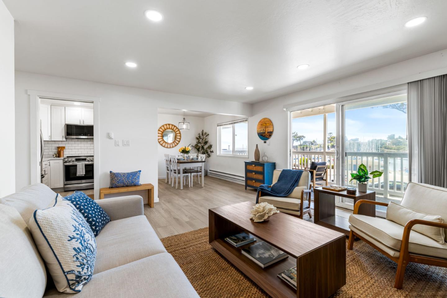 Detail Gallery Image 5 of 29 For 260 Lake Ave #1,  Santa Cruz,  CA 95062 - 2 Beds | 2 Baths