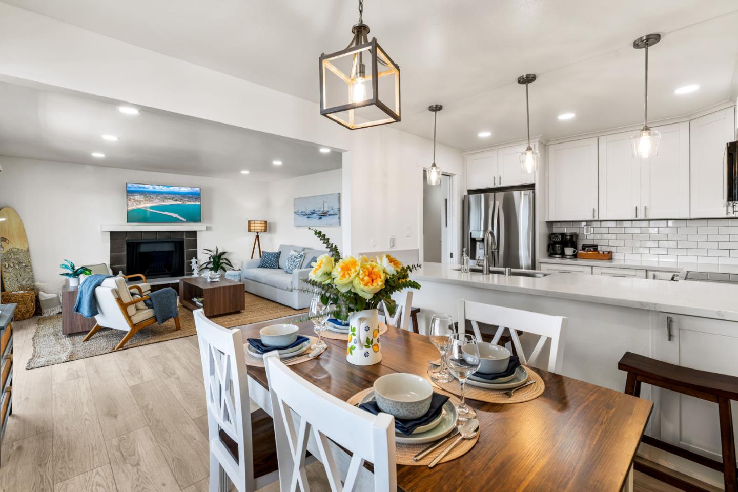 Detail Gallery Image 6 of 29 For 260 Lake Ave #1,  Santa Cruz,  CA 95062 - 2 Beds | 2 Baths