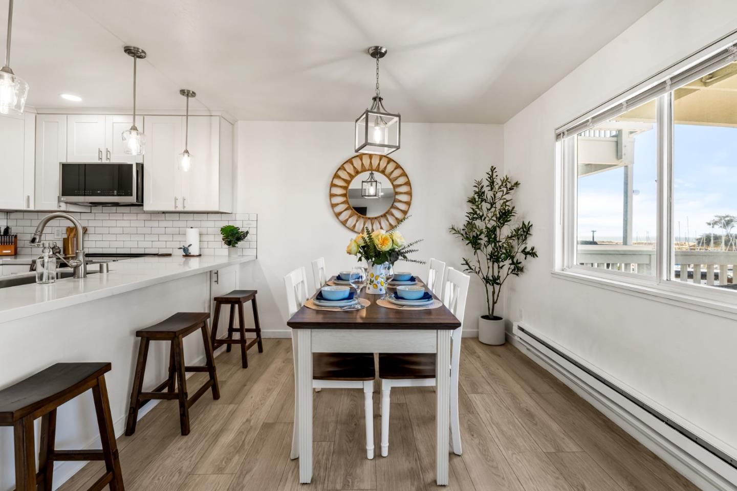 Detail Gallery Image 7 of 29 For 260 Lake Ave #1,  Santa Cruz,  CA 95062 - 2 Beds | 2 Baths