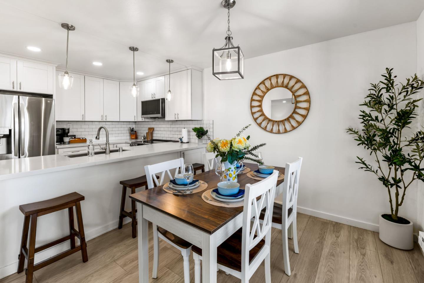 Detail Gallery Image 8 of 29 For 260 Lake Ave #1,  Santa Cruz,  CA 95062 - 2 Beds | 2 Baths