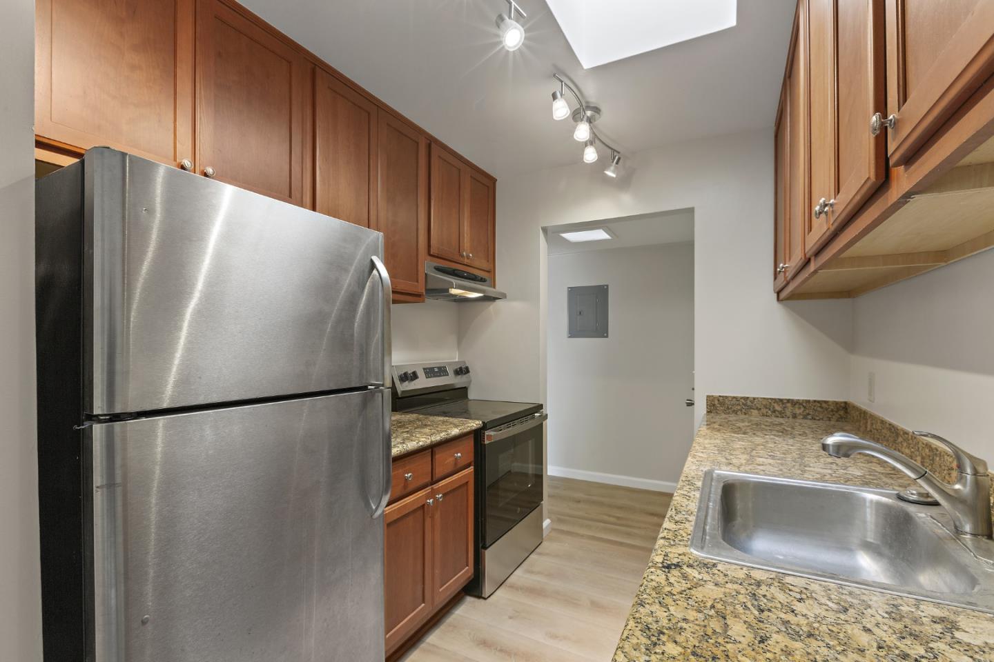 Detail Gallery Image 13 of 31 For 500 W Middlefield Rd #18,  Mountain View,  CA 94043 - 2 Beds | 2 Baths