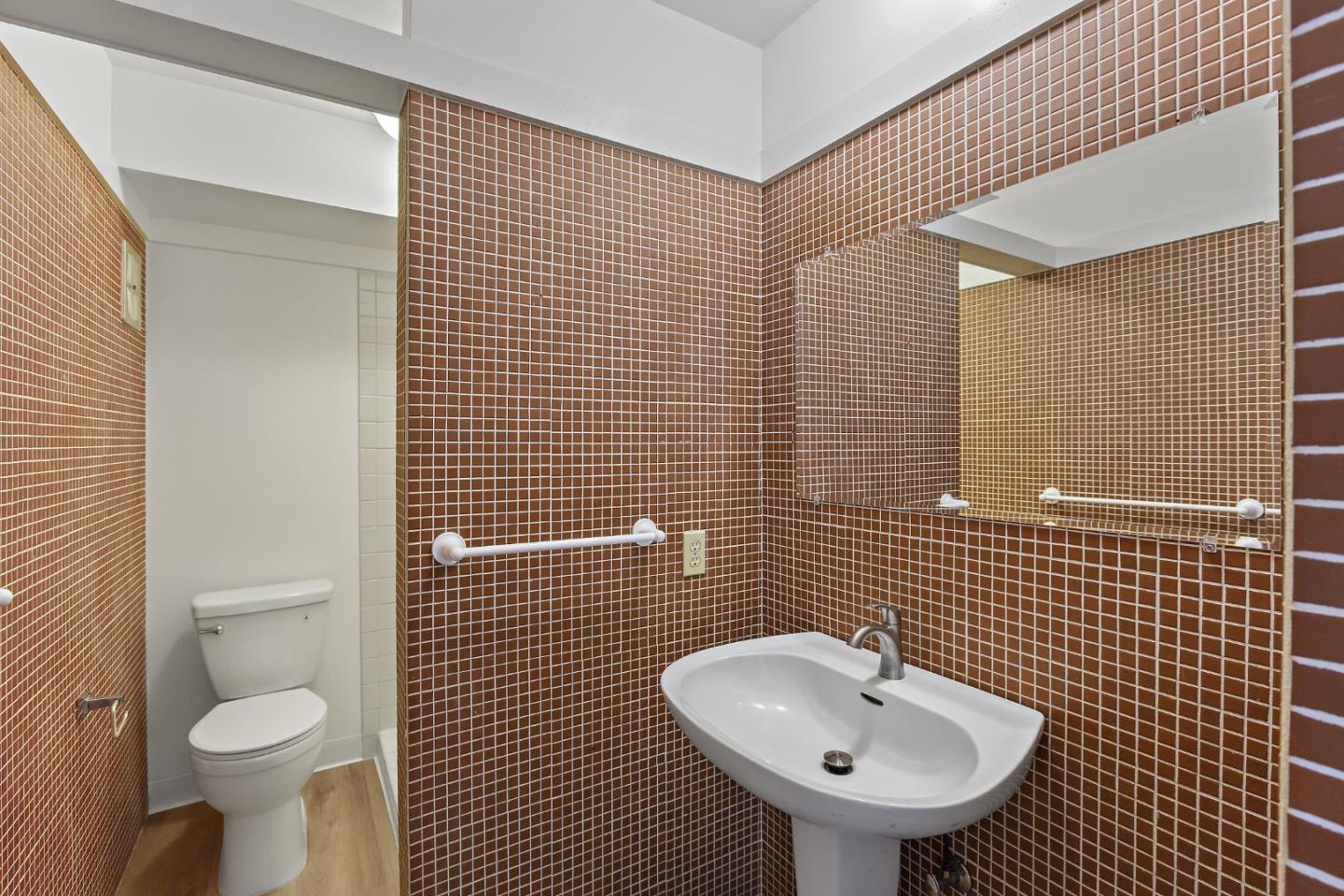 Detail Gallery Image 16 of 31 For 500 W Middlefield Rd #18,  Mountain View,  CA 94043 - 2 Beds | 2 Baths