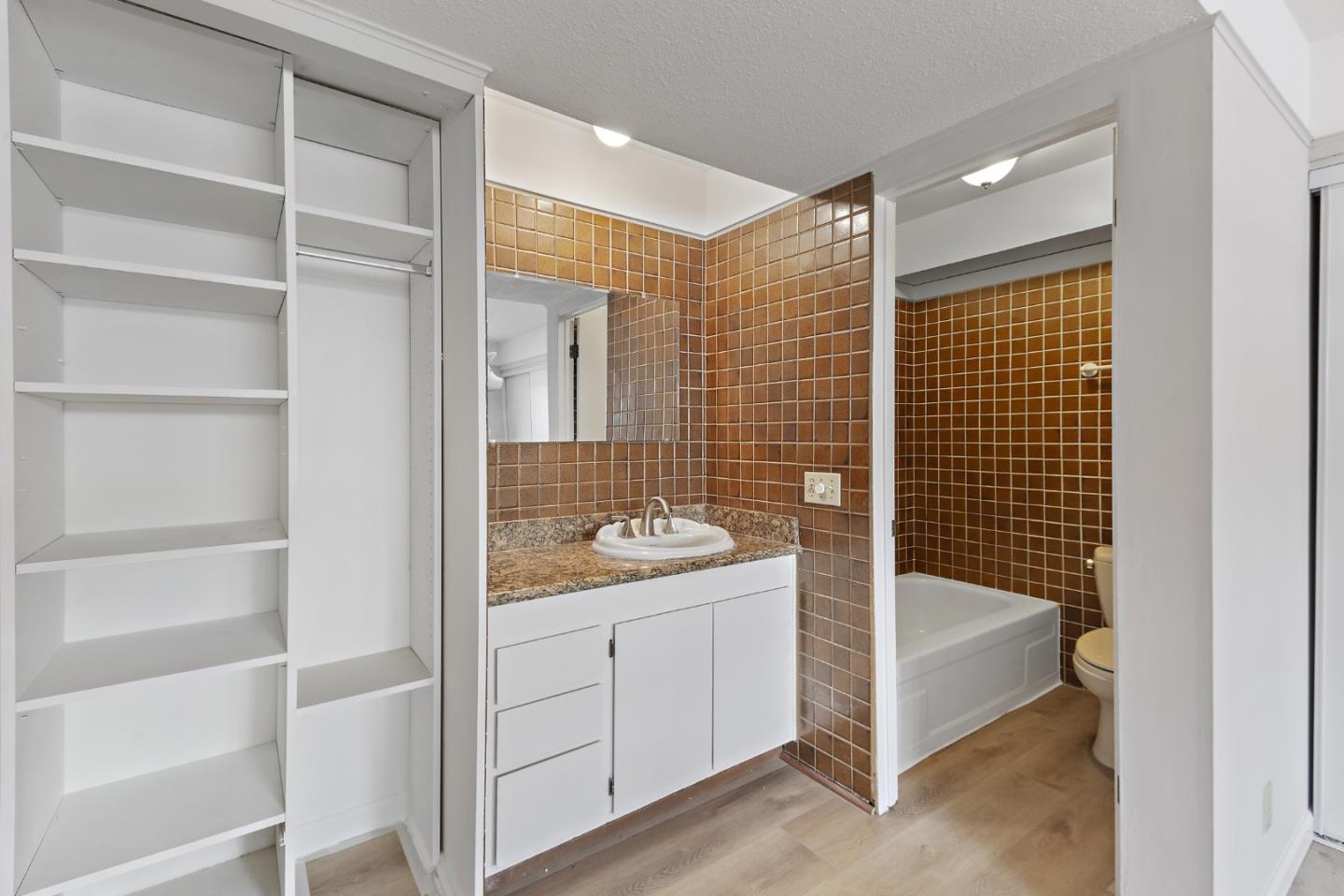 Detail Gallery Image 23 of 31 For 500 W Middlefield Rd #18,  Mountain View,  CA 94043 - 2 Beds | 2 Baths