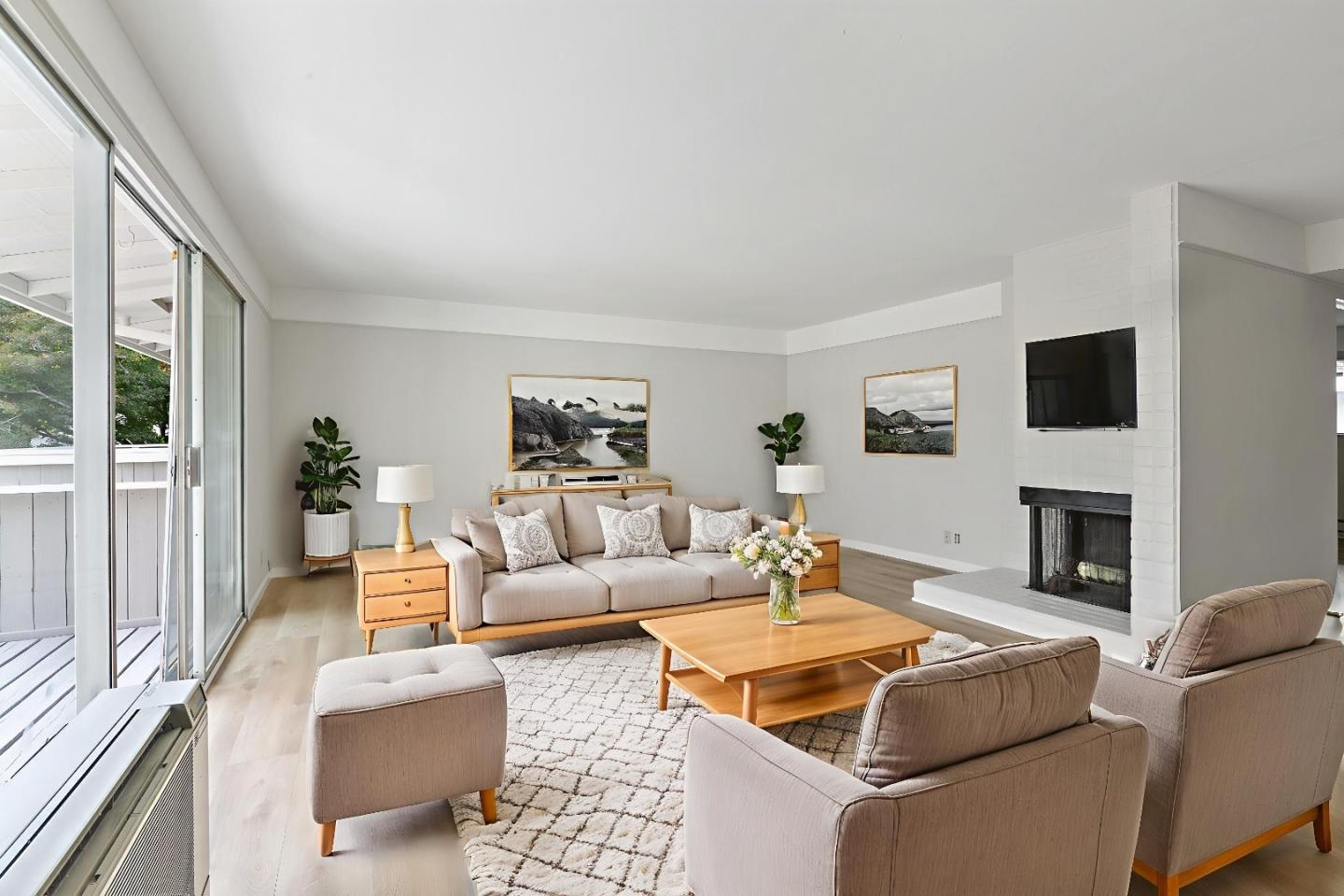 Detail Gallery Image 3 of 31 For 500 W Middlefield Rd #18,  Mountain View,  CA 94043 - 2 Beds | 2 Baths