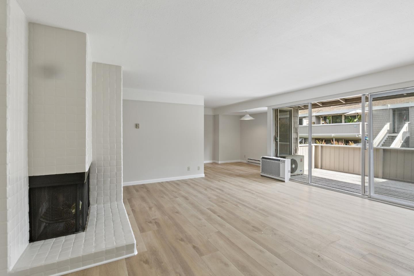 Detail Gallery Image 6 of 31 For 500 W Middlefield Rd #18,  Mountain View,  CA 94043 - 2 Beds | 2 Baths