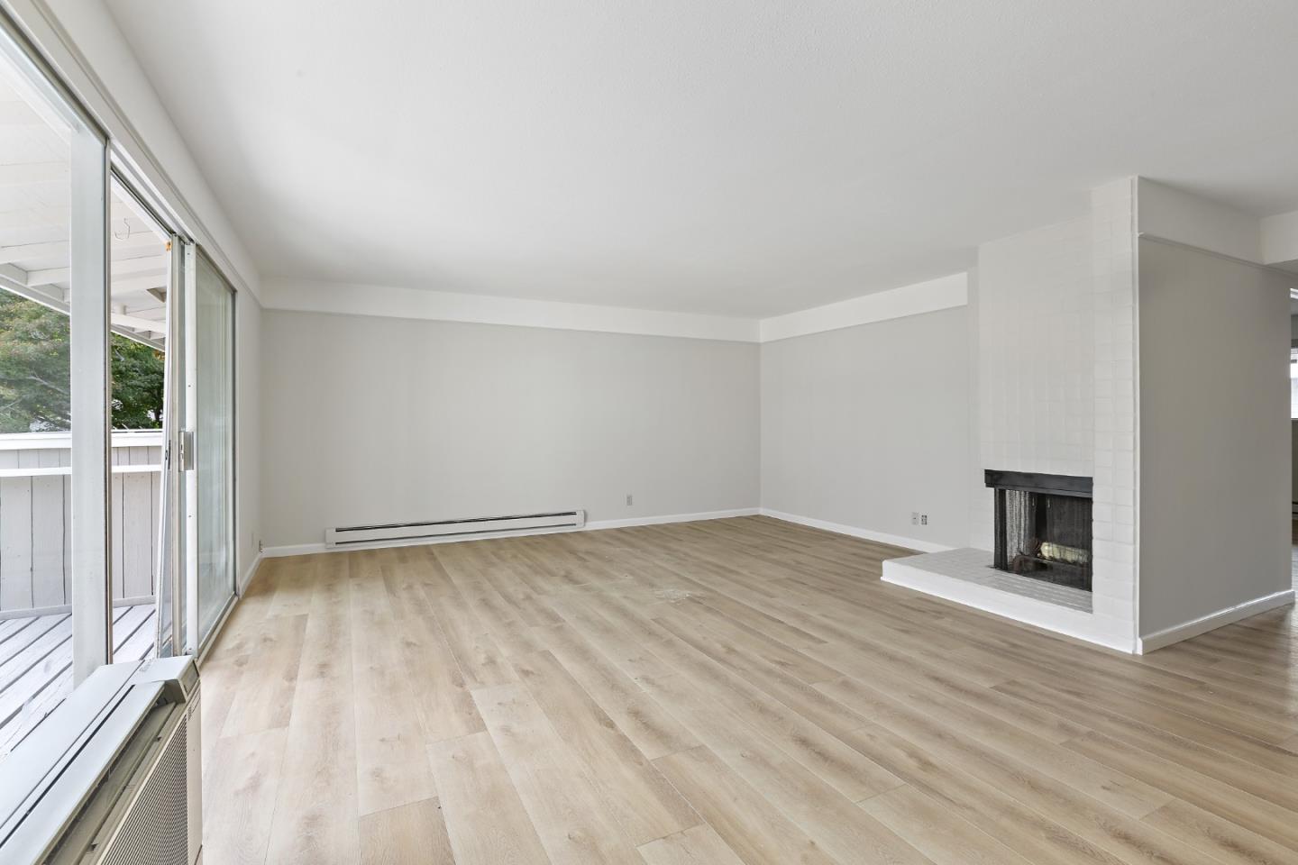 Detail Gallery Image 7 of 31 For 500 W Middlefield Rd #18,  Mountain View,  CA 94043 - 2 Beds | 2 Baths