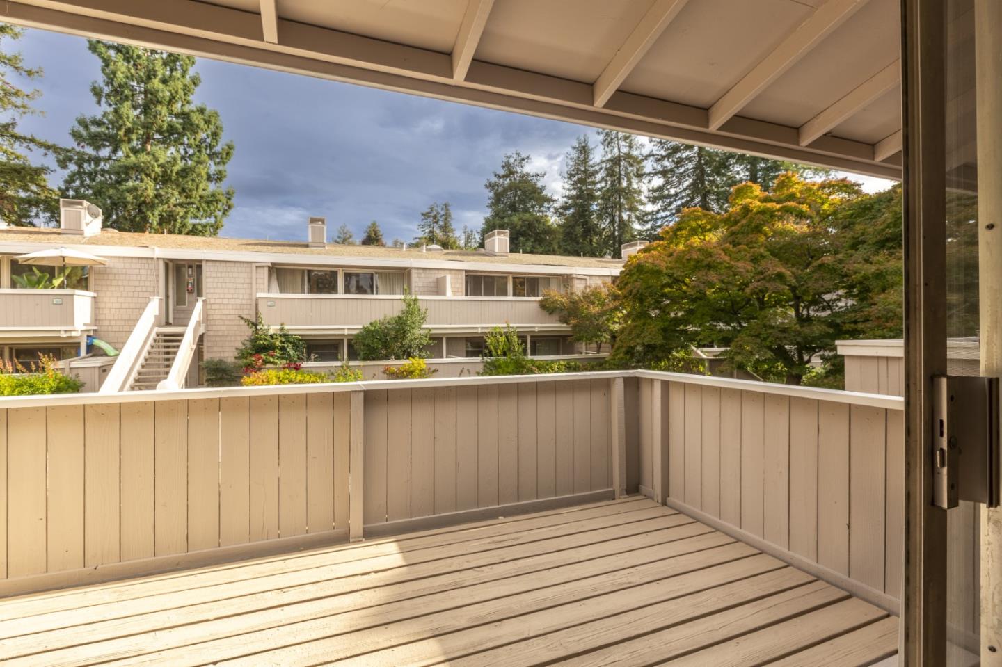 Detail Gallery Image 8 of 31 For 500 W Middlefield Rd #18,  Mountain View,  CA 94043 - 2 Beds | 2 Baths