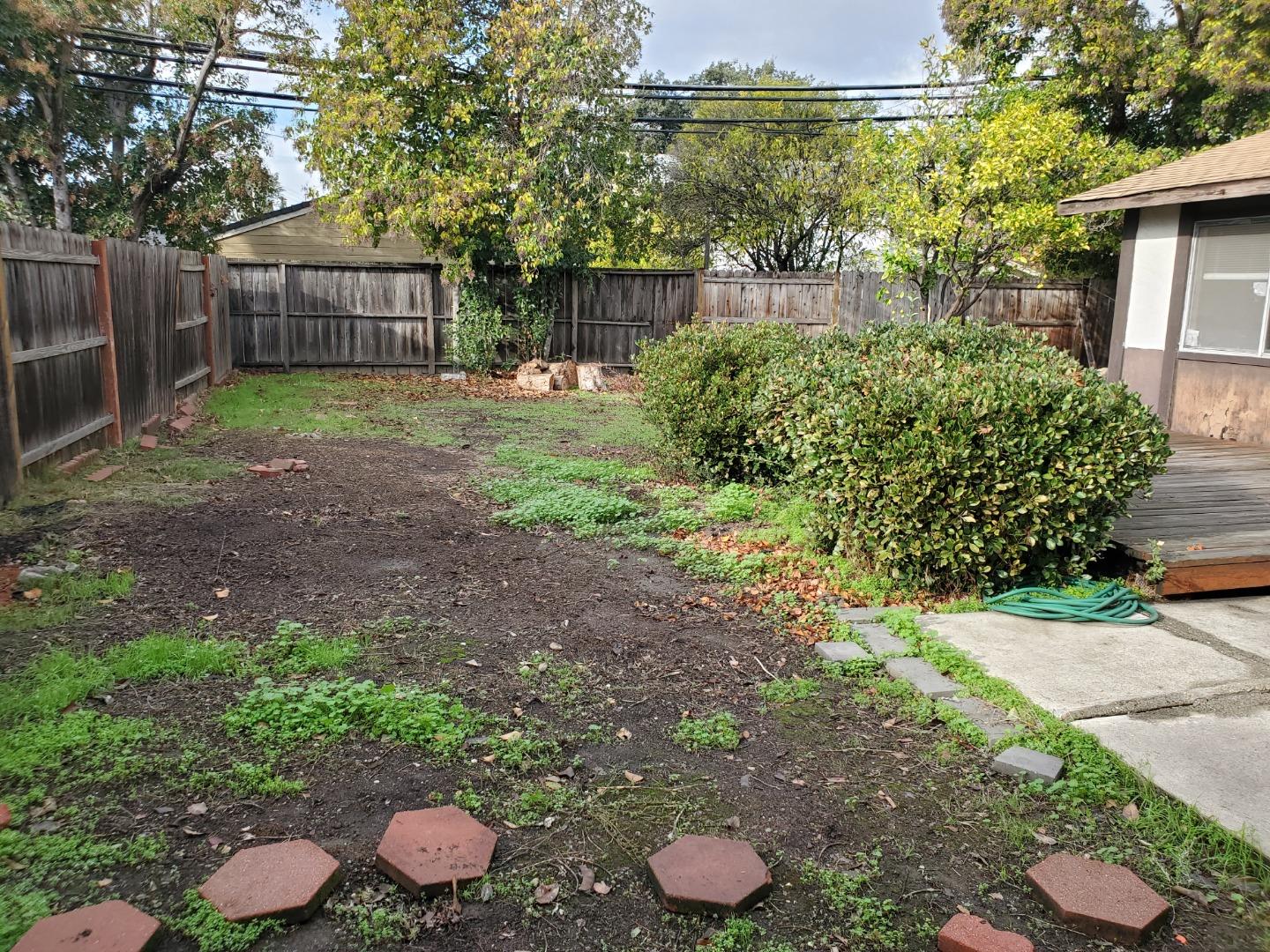 Detail Gallery Image 12 of 19 For 2015 Lakewood Dr, San Jose,  CA 95132 - 2 Beds | 1 Baths