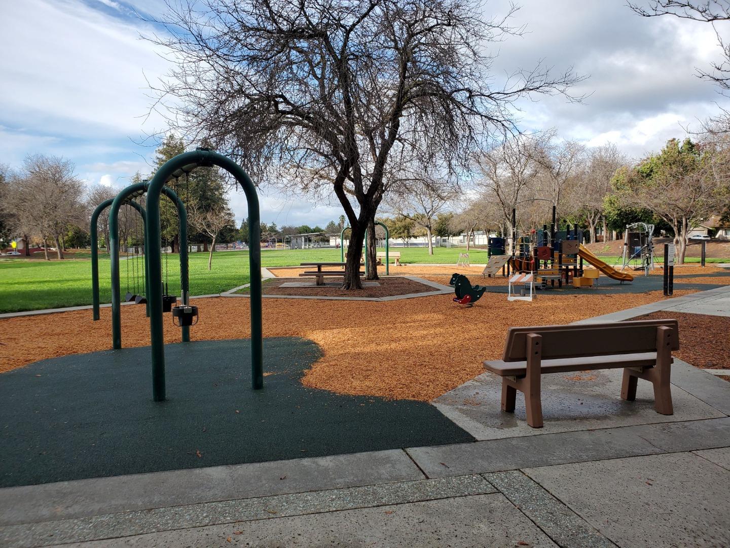 Detail Gallery Image 18 of 19 For 2015 Lakewood Dr, San Jose,  CA 95132 - 2 Beds | 1 Baths