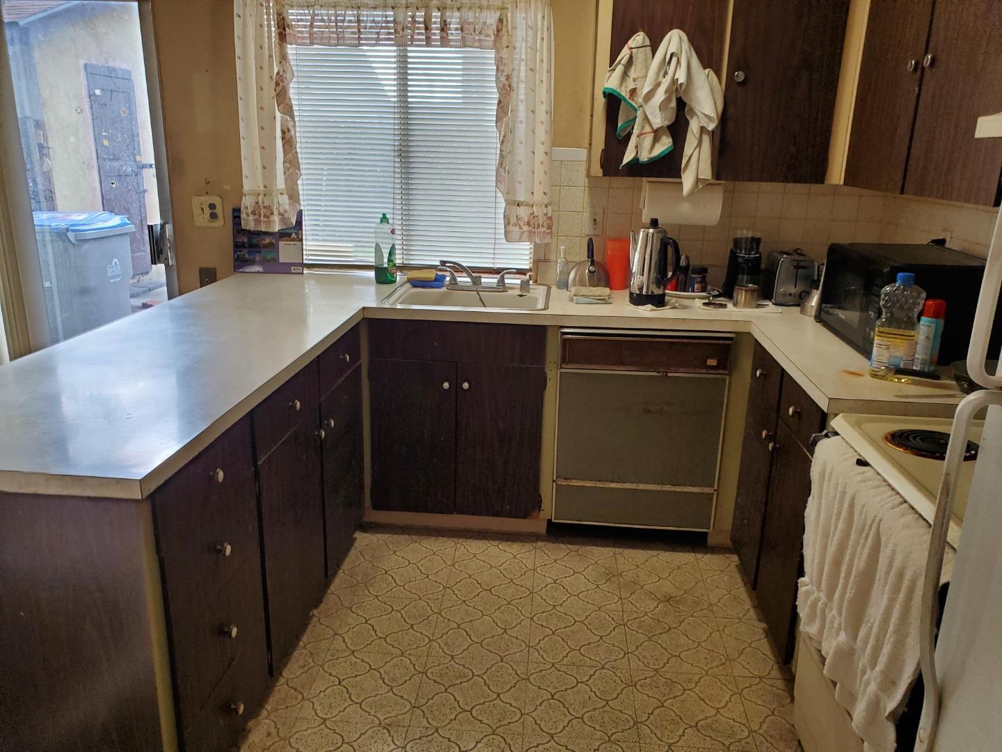 Detail Gallery Image 6 of 19 For 2015 Lakewood Dr, San Jose,  CA 95132 - 2 Beds | 1 Baths