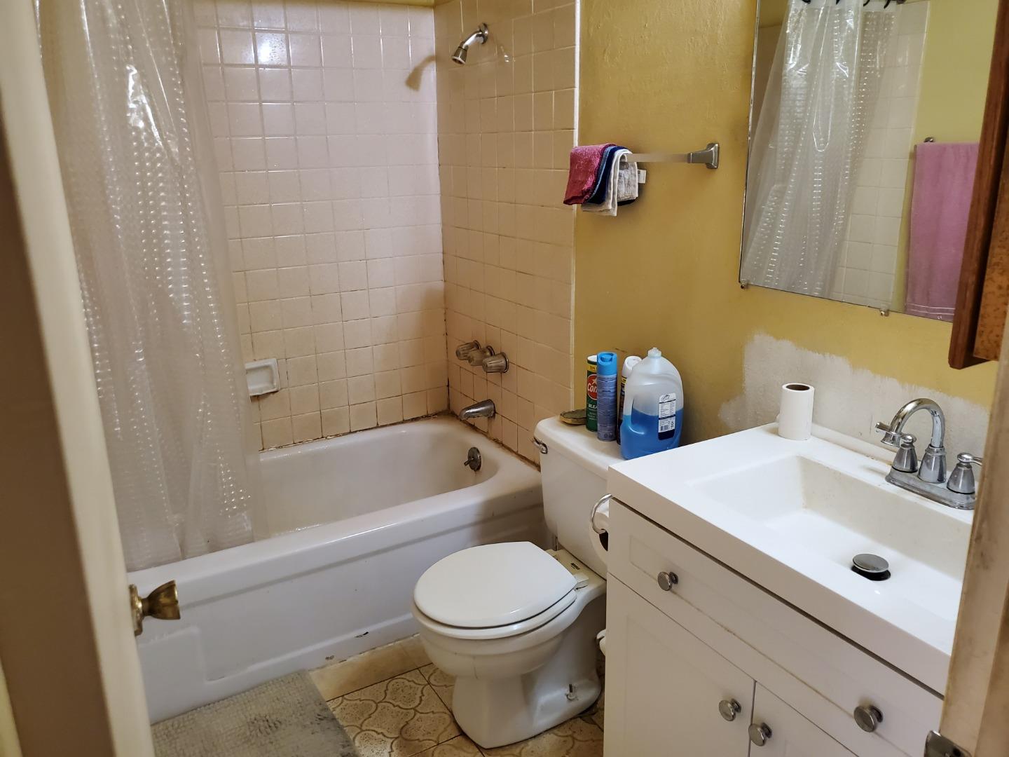 Detail Gallery Image 9 of 19 For 2015 Lakewood Dr, San Jose,  CA 95132 - 2 Beds | 1 Baths