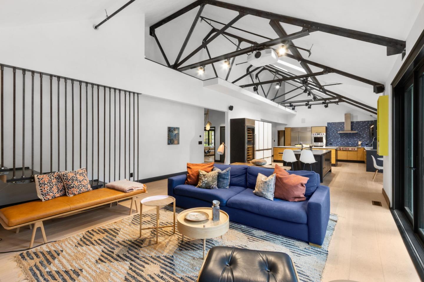 Detail Gallery Image 12 of 36 For 13321 La Paloma Rd, Los Altos Hills,  CA 94022 - 6 Beds | 3/1 Baths