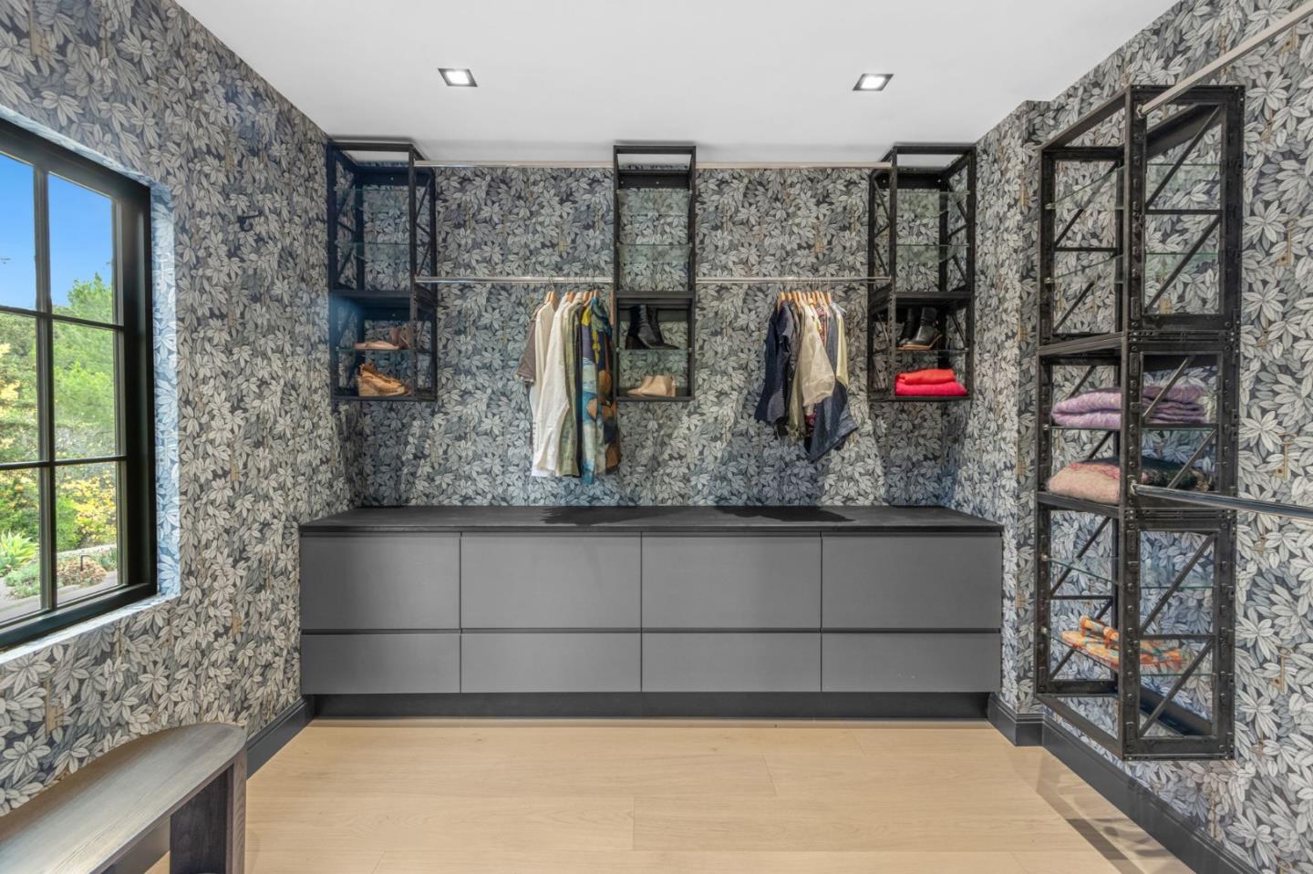 Detail Gallery Image 22 of 36 For 13321 La Paloma Rd, Los Altos Hills,  CA 94022 - 6 Beds | 3/1 Baths