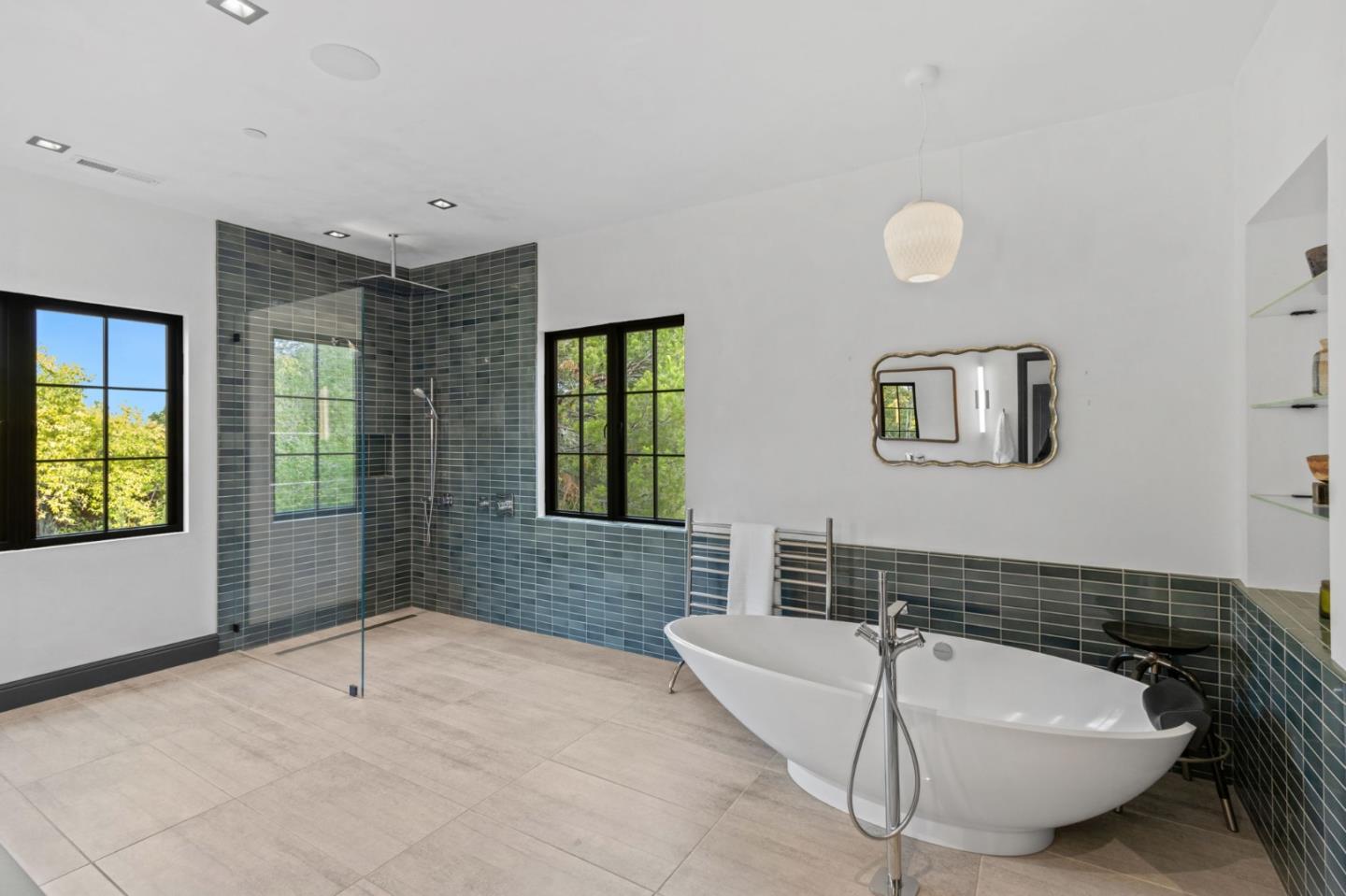 Detail Gallery Image 24 of 36 For 13321 La Paloma Rd, Los Altos Hills,  CA 94022 - 6 Beds | 3/1 Baths