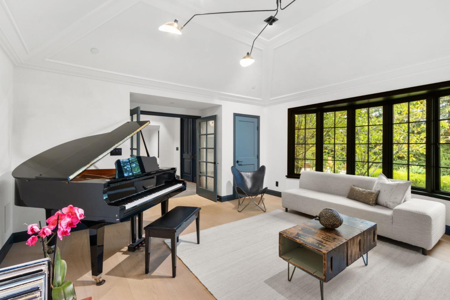 Detail Gallery Image 8 of 36 For 13321 La Paloma Rd, Los Altos Hills,  CA 94022 - 6 Beds | 3/1 Baths