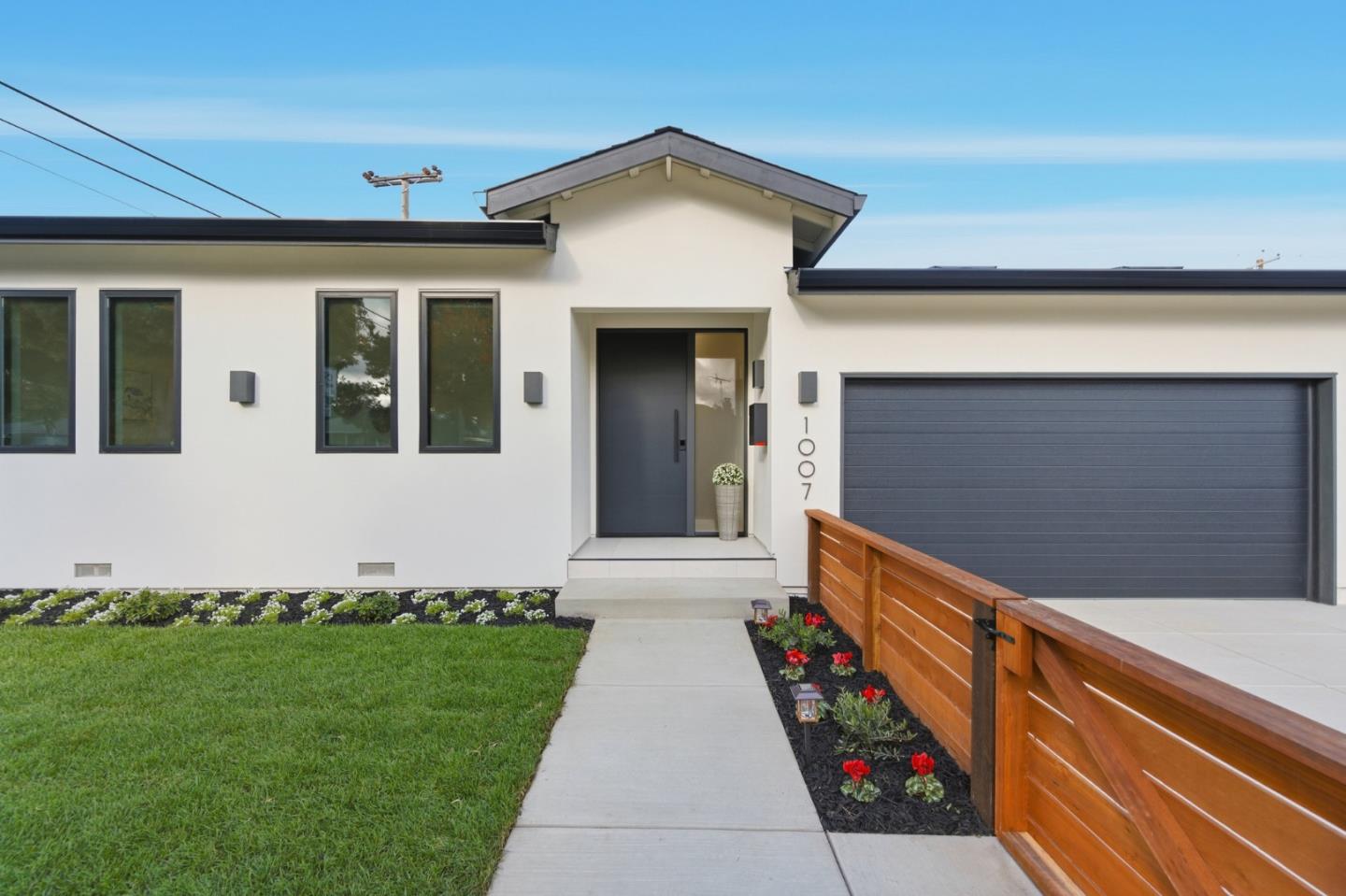 Detail Gallery Image 8 of 62 For 1007 Blair Ave, Sunnyvale,  CA 94087 - 4 Beds | 3 Baths