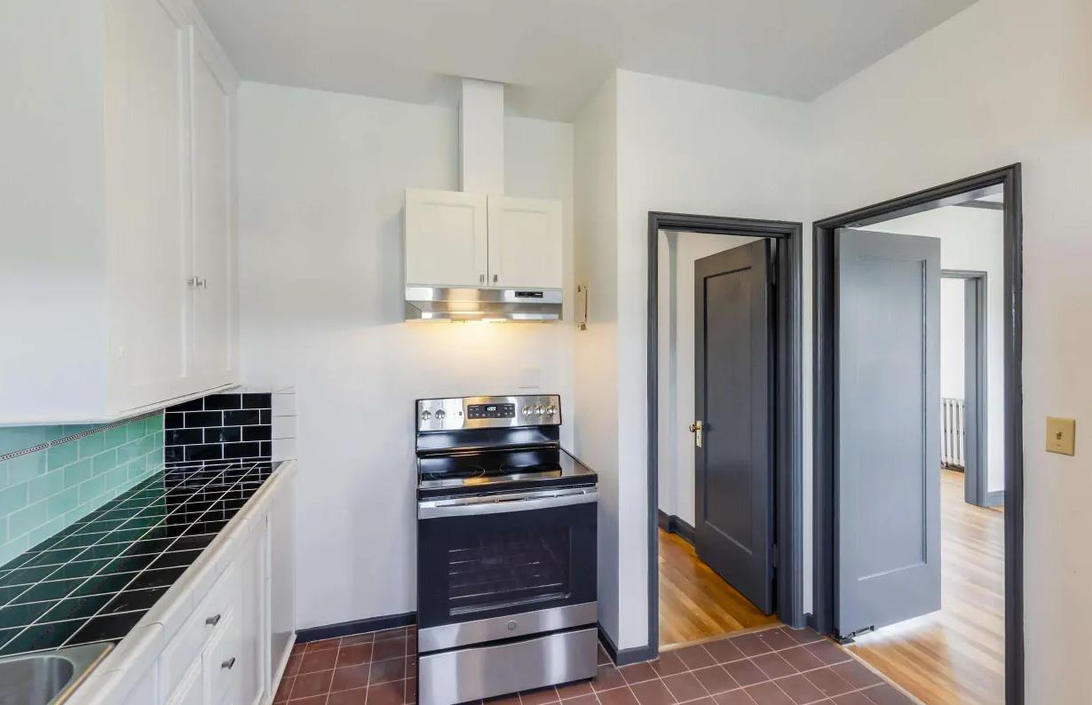 Detail Gallery Image 14 of 34 For 3719 Emerson St, Oakland,  CA 94610 - – Beds | – Baths