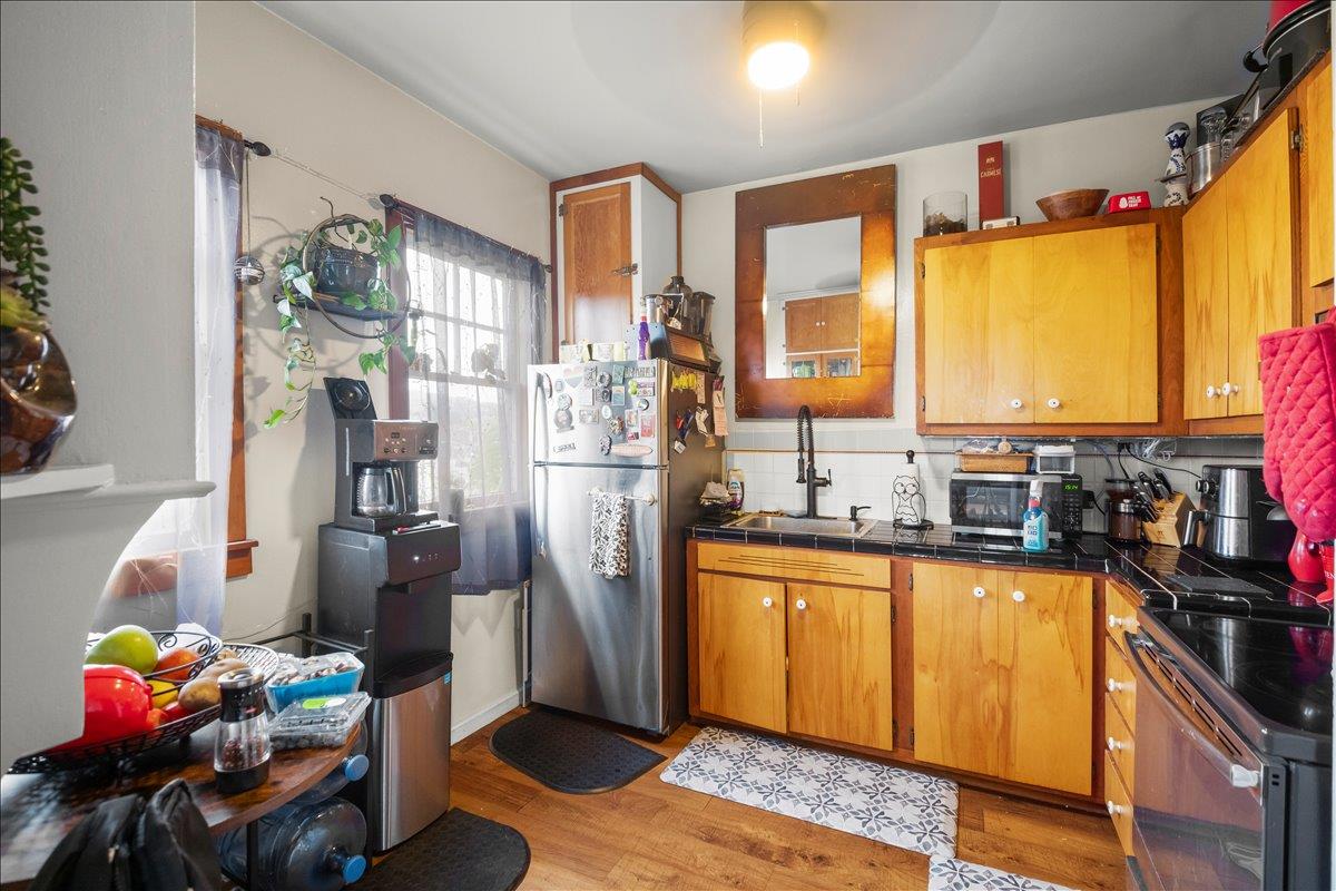 Detail Gallery Image 28 of 34 For 3719 Emerson St, Oakland,  CA 94610 - – Beds | – Baths