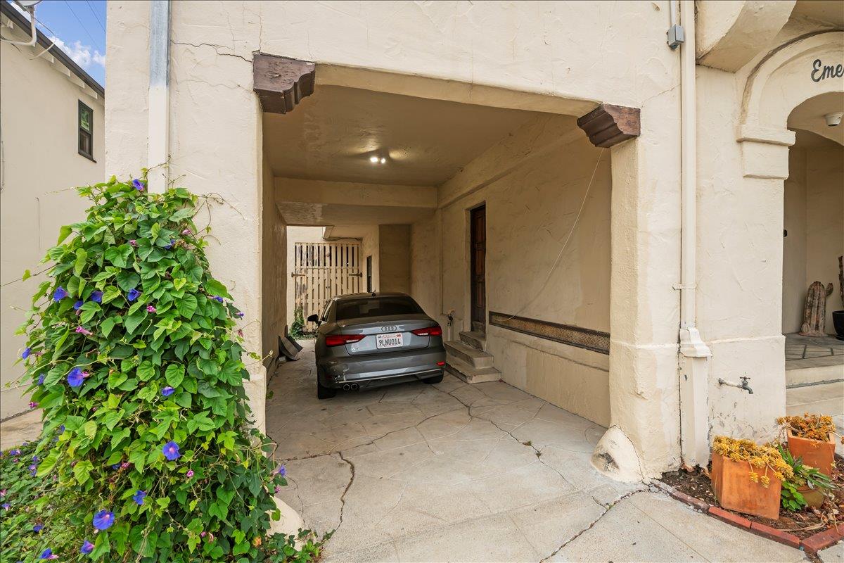 Detail Gallery Image 5 of 34 For 3719 Emerson St, Oakland,  CA 94610 - – Beds | – Baths